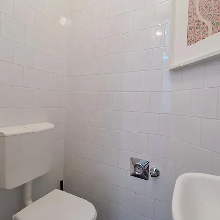 Experience Funky Stylish In The Heart Of Downtown Apartment