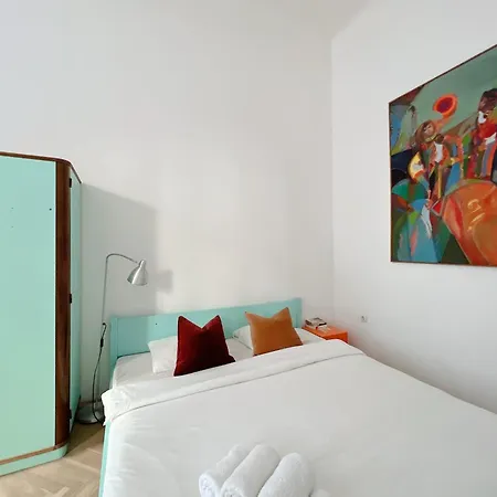 Experience Funky Stylish In The Heart Of Downtown شقة بودابست